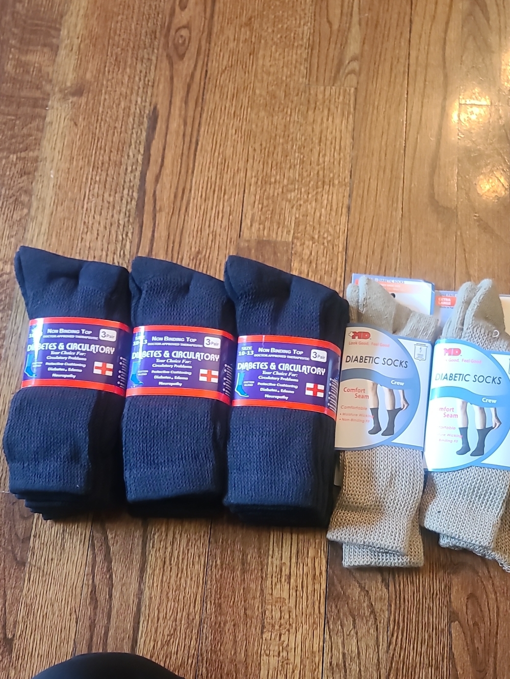 11 PAIR SOLD TOGETHER. Men's Diabetic & Circulatory Crew Socks - Navy and Beige